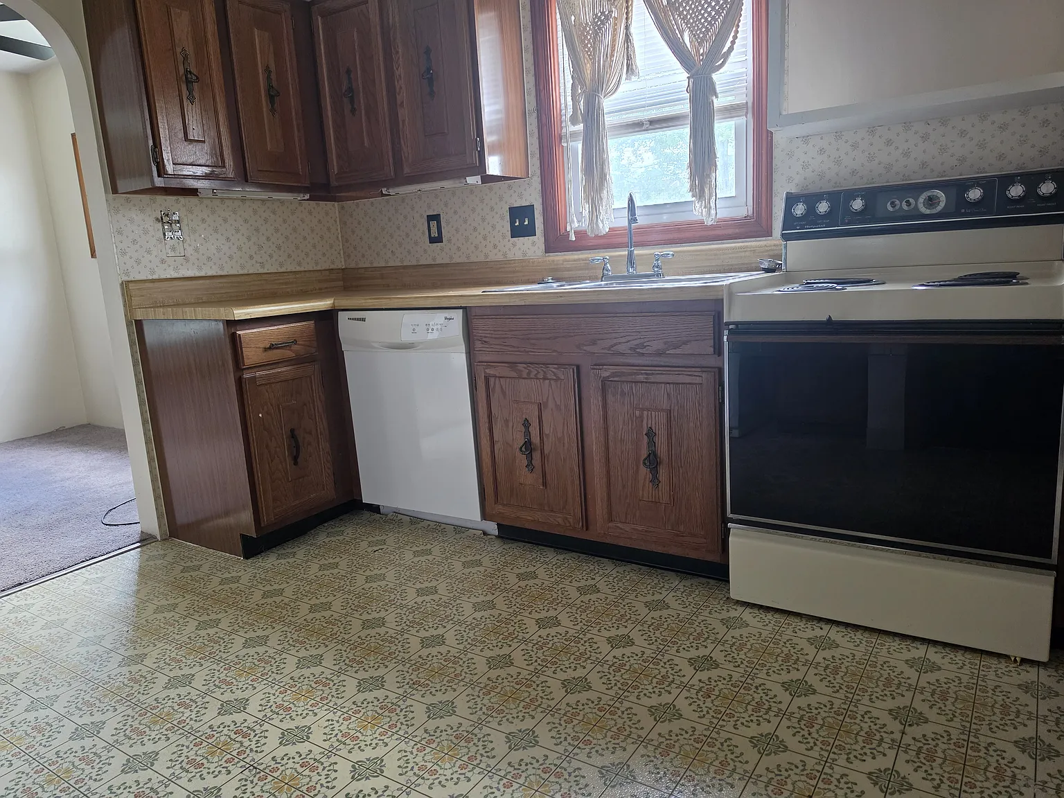 2 bed, 799 sqft, $1,100 — Photo 2