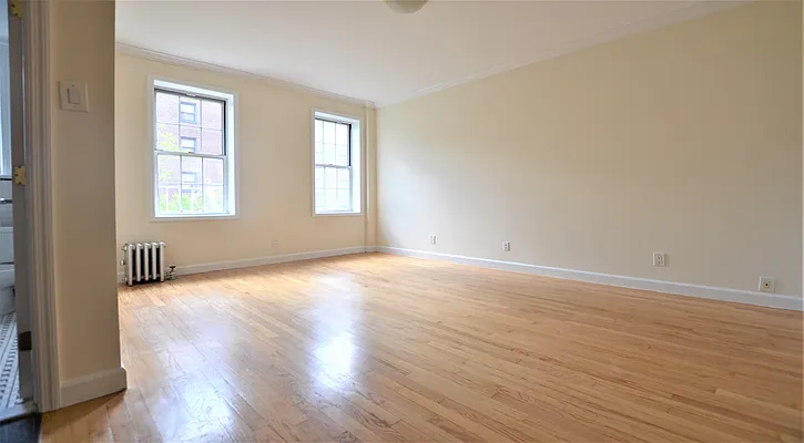 Rented by Manhattan Realty Group | media 10