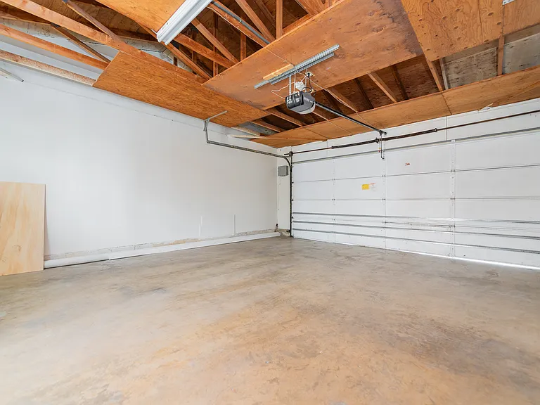 5212 Berkshire Way — Photo 24