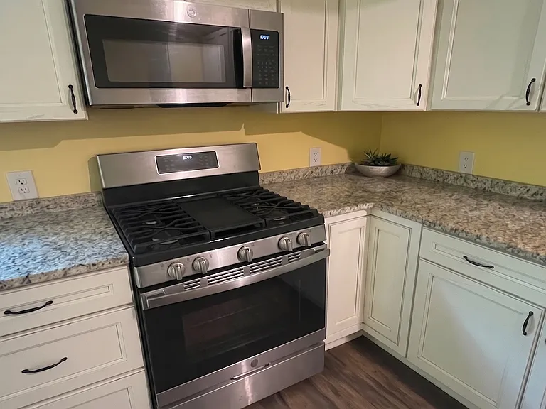671 Shady Dr E — Photo 8