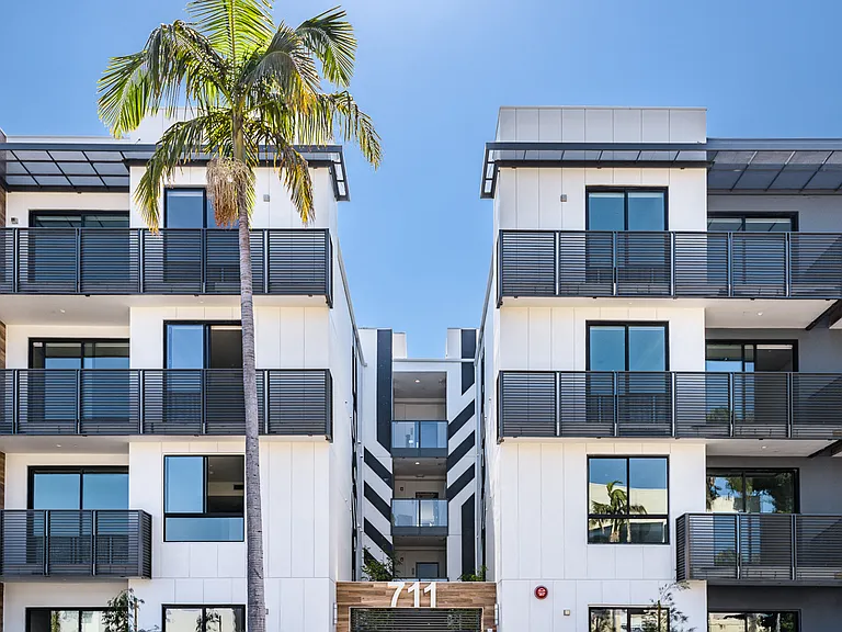 711 Cole Ave Building Exterior