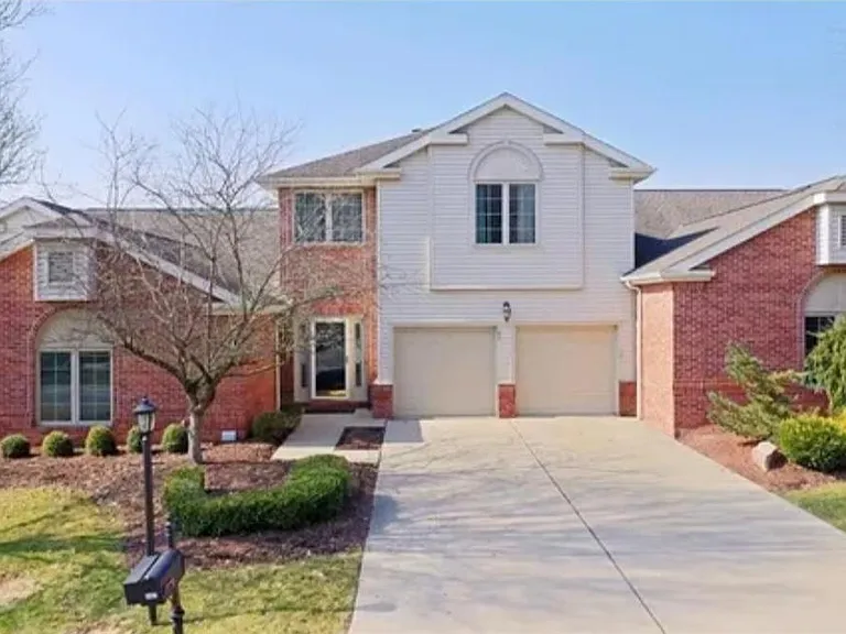 162 Fairway Landings Dr — Photo 1