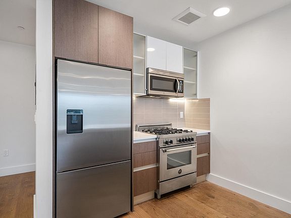 4th image of 1450 15th St APT 302