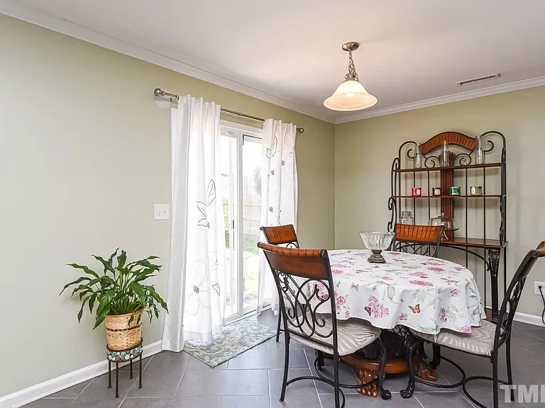 2304 Ferdinand Dr — Photo 12