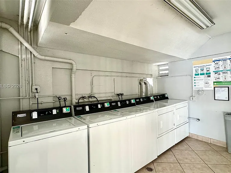 130 S Shore Dr #4B — Photo 32
