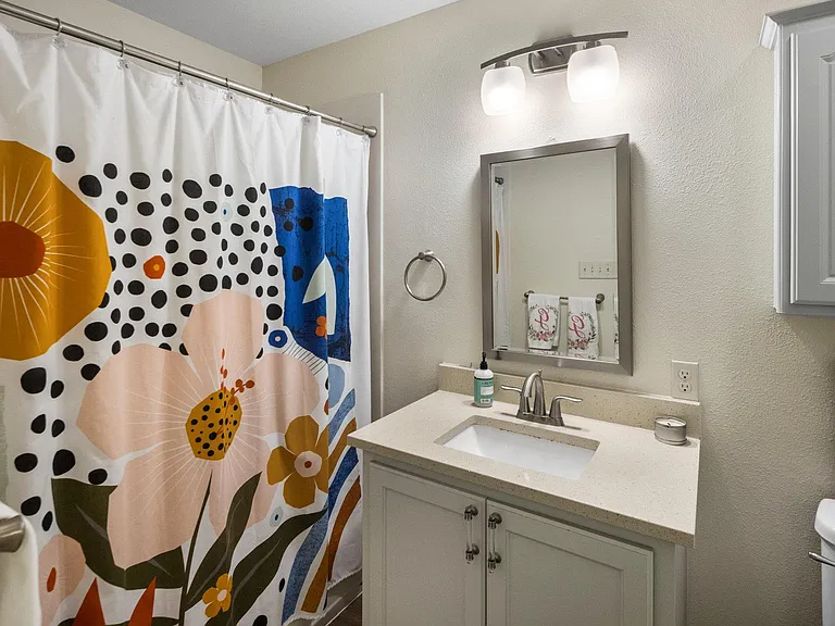 301 Hub Dr — Photo 25