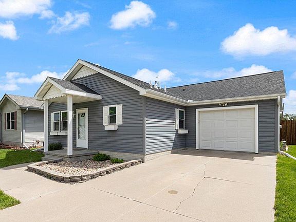 2nd image of 2515 Pavich Dr