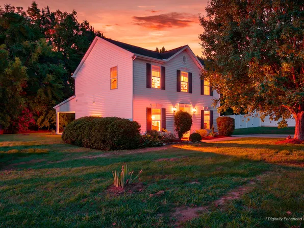 38 Silverstone Dr, Pittsboro, NC 27312