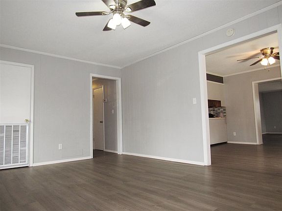 3rd image of 150 Eastlawn Dr