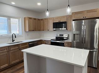 856 Franklin St, Wapello, IA 52653