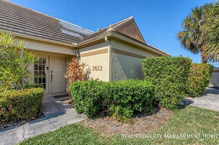 3613 57th Avenue Dr W — Photo 2