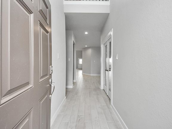 3rd image of 11122 Tulip Ridge Trl