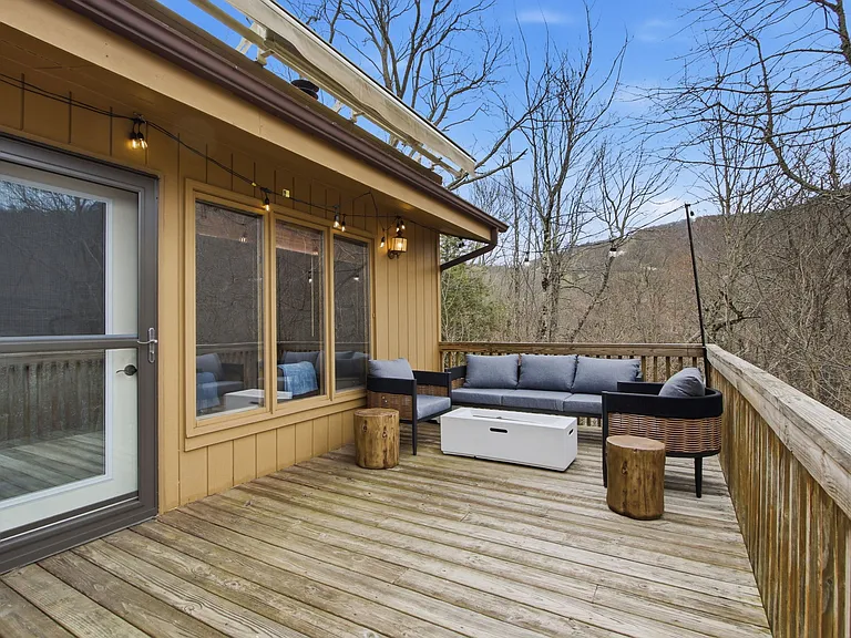 111A Charter Hills Rd — Photo 16
