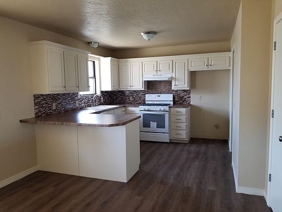 4th image of 701 S Apple St