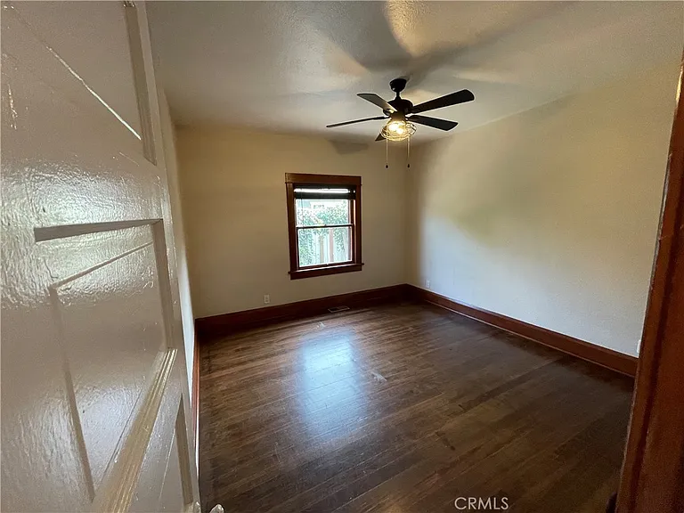 394 S Shaffer St — Photo 25