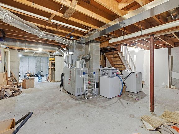 5th image of 93 Woodland Road