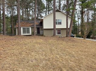 1915 Lisa Ln, Riverdale, GA 30296