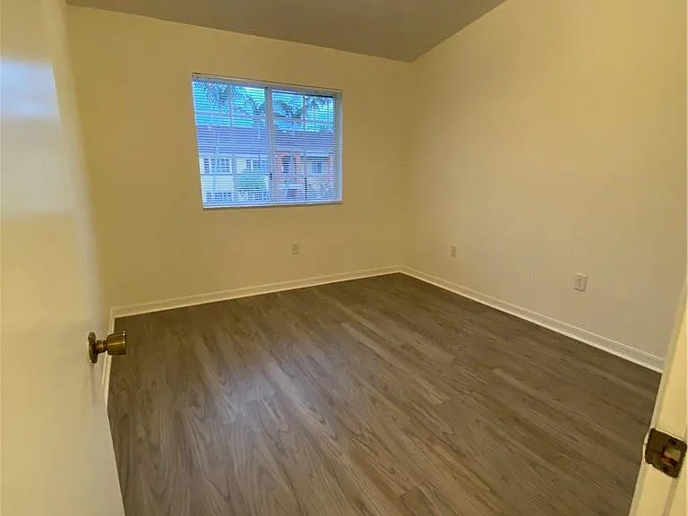 970 NE 34th Ave #204 — Photo 14