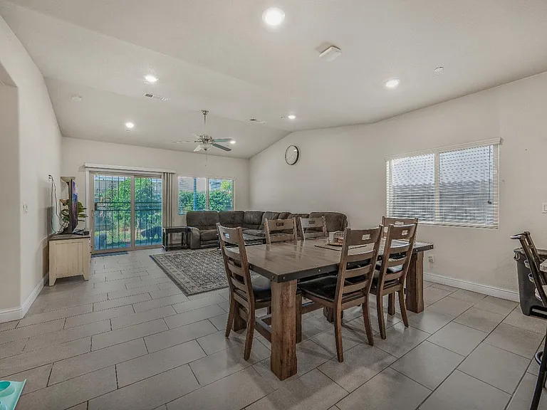 5432 W Lamona Ave — Photo 9