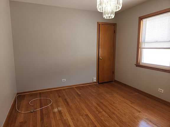 5th image of 7512 W Touhy Ave
