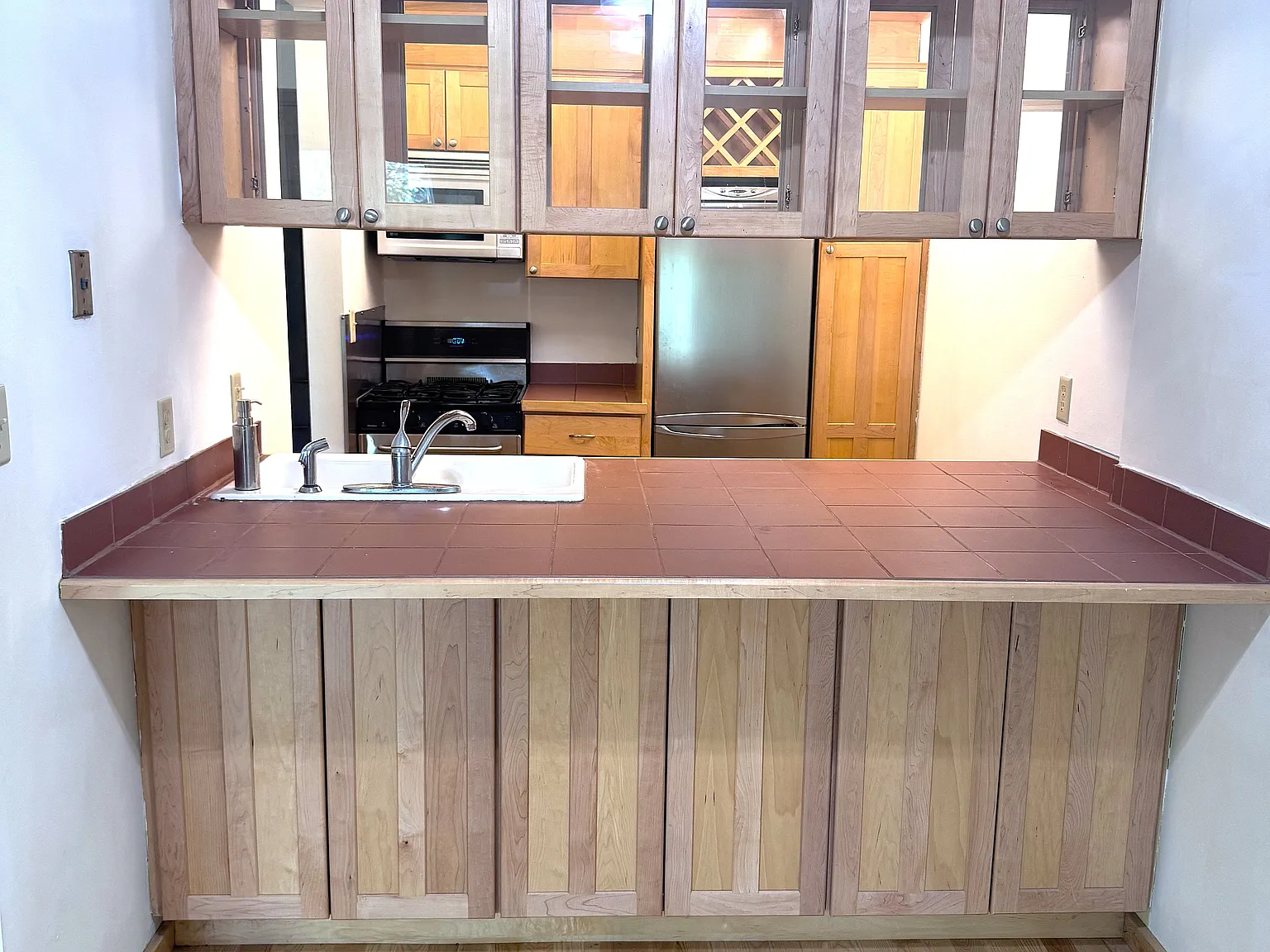 Studio, 554 sqft, $1,395 — Photo 4