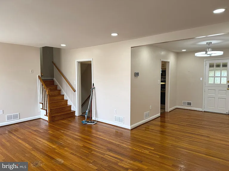 609 Wallerson Rd — Photo 11