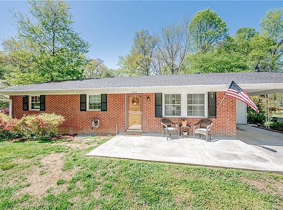 4th image of 1527 Sharon Ln