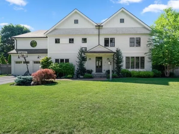 11 Fisher Ave, Wellesley, MA 02482