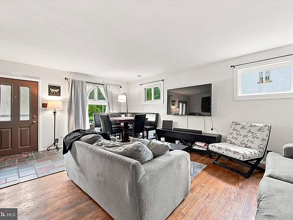 4th image of 307/308 Seneca St