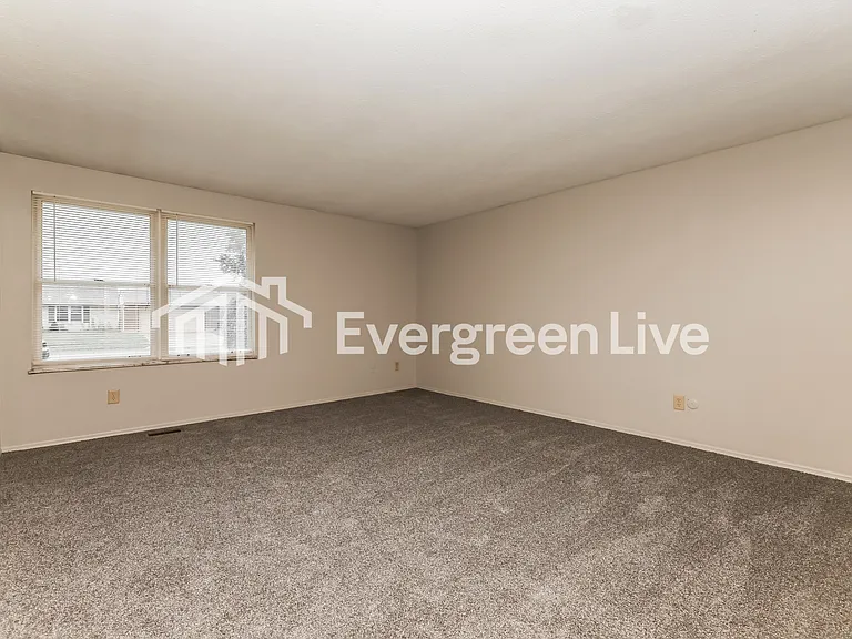 8787 Mardi Gras Dr — Photo 8