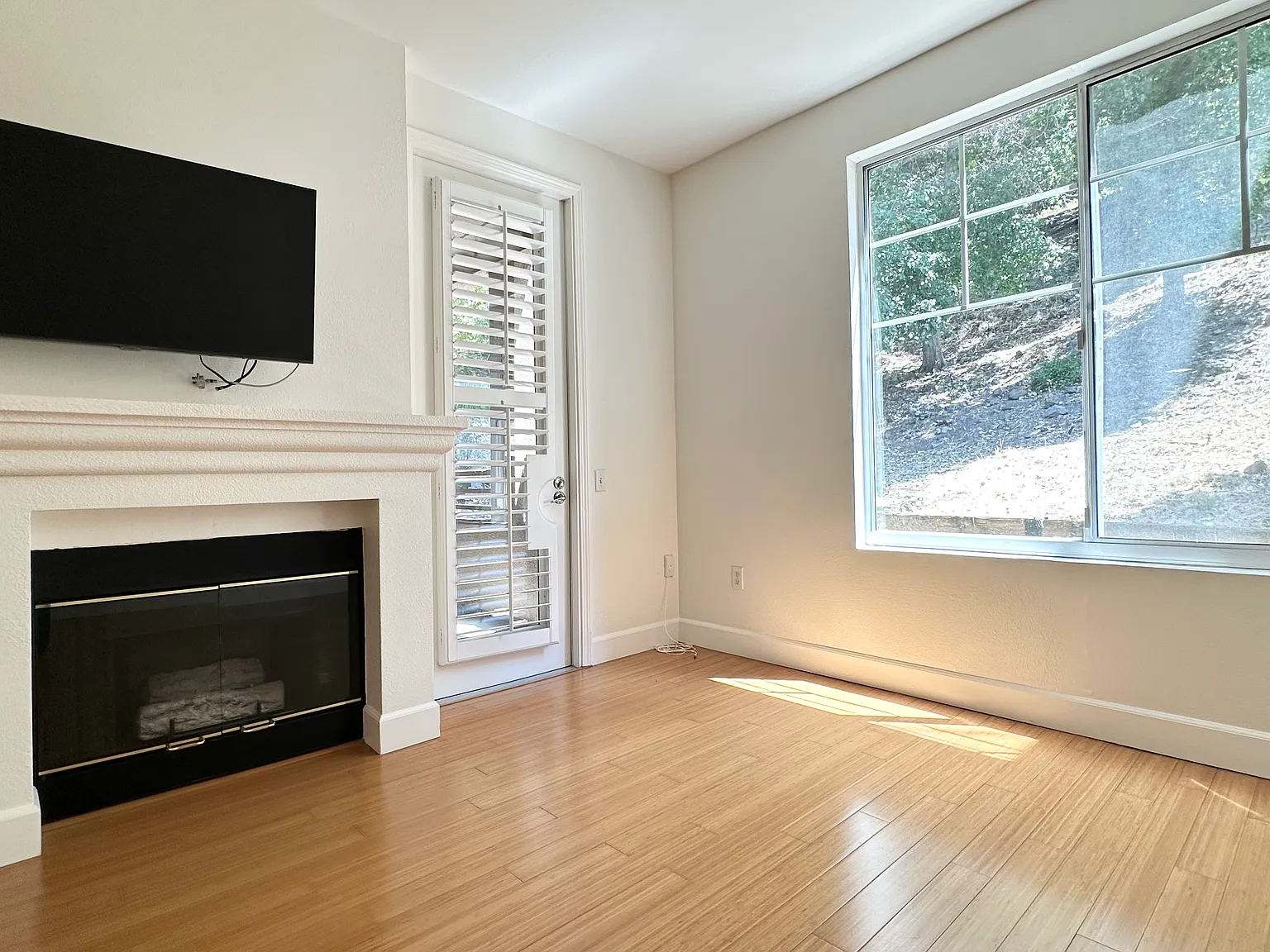2 bed, 1119 sqft, $3,495 — Photo 4