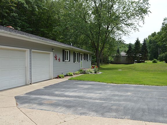 Property extends to far bldg