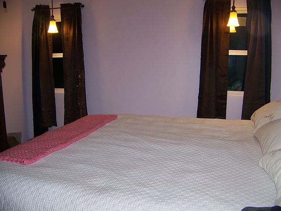 King size bed.. master bedro