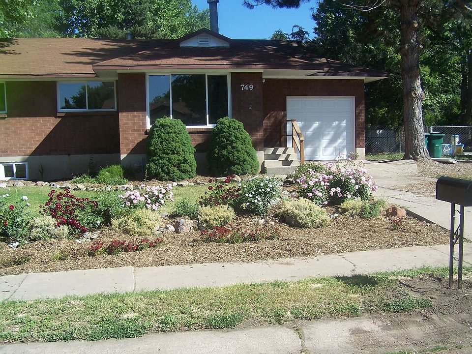 749 E Lindsay St. (Front)