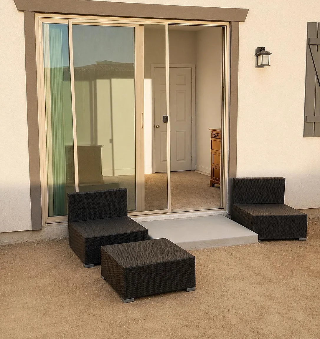 3 bed, 3.0 bath, 2801 sqft, $1,087 — Photo 1