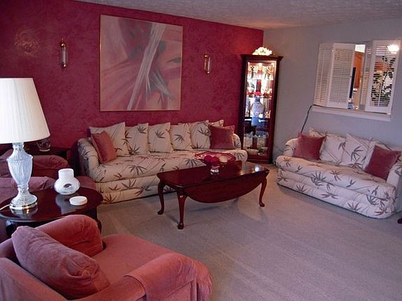 Pass Through to Kitchen