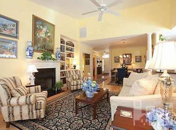 3rd image of 1018 N Sanderling Dr