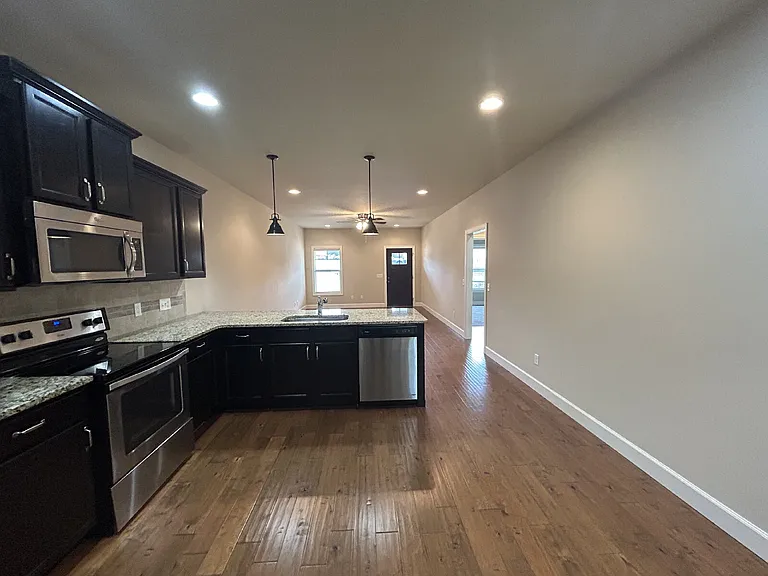 634 Cooper Sq — Photo 1