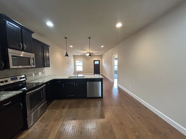 2 bed, 2.0 bath, 1102 sqft, $1,350, 634 Cooper Sq, Cookeville, TN 38506