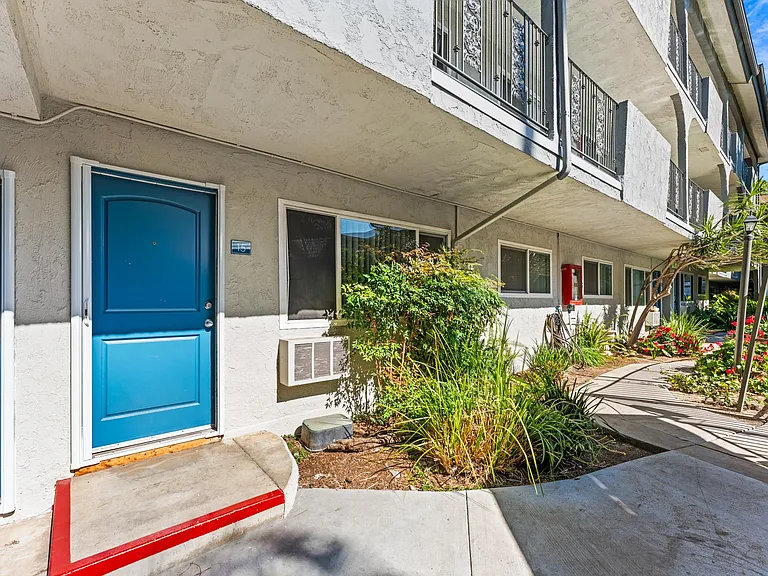 Coast Apartments — Photo 17