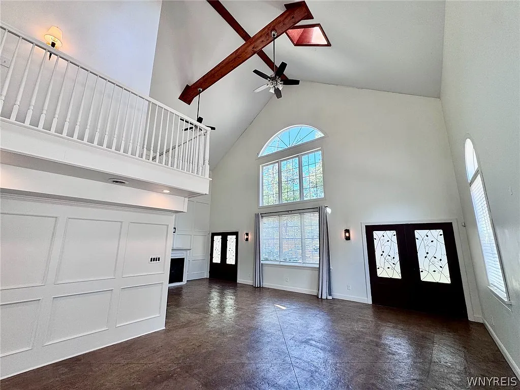 3 bed, 2.0 bath, 2100 sqft, $3,250 — Photo 4