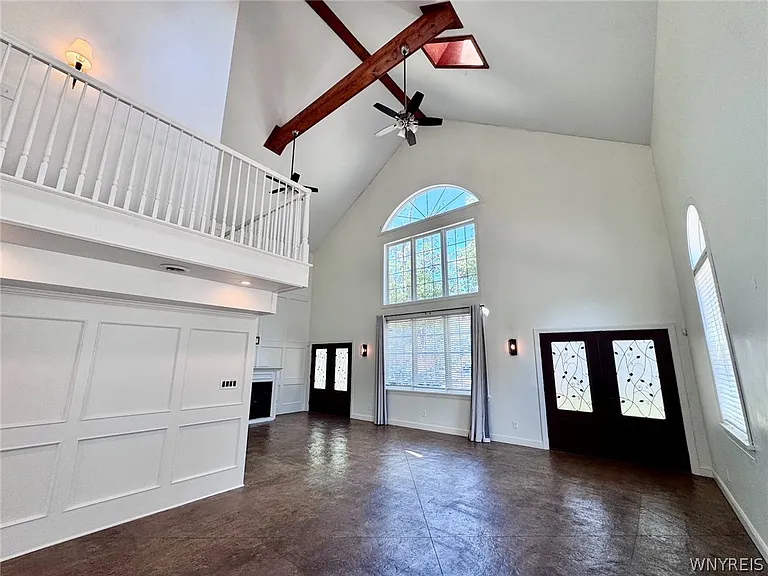 762 Columbus Pkwy — Photo 4
