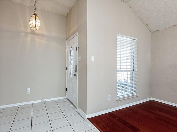 4th image of 6905 Topanga Ter