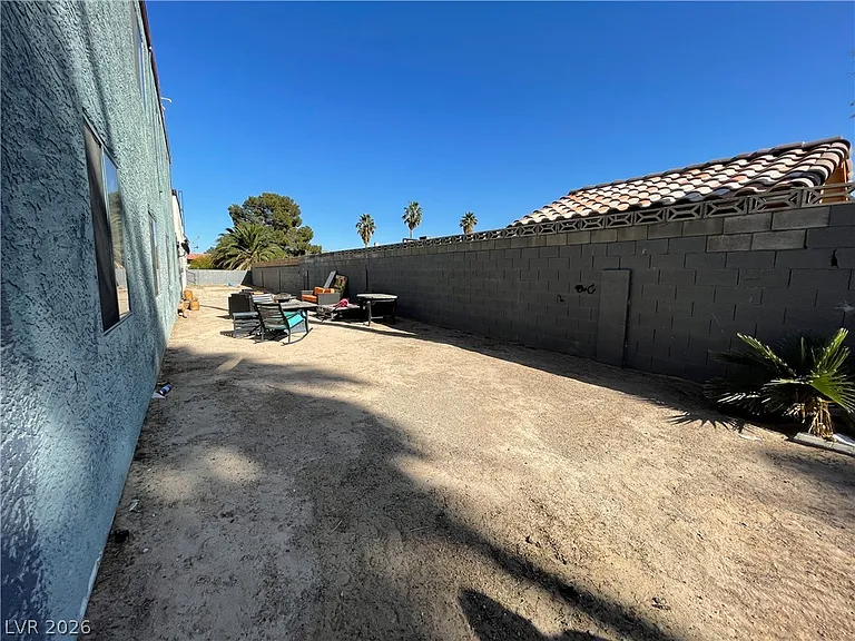 6217 Bellota Dr #D — Photo 24