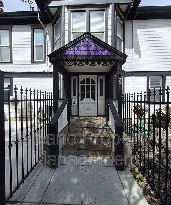 100 Luzena Ave #100