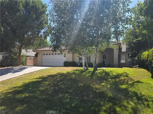 13030 Palos Grande Dr, Spring Valley Lake, CA 92395