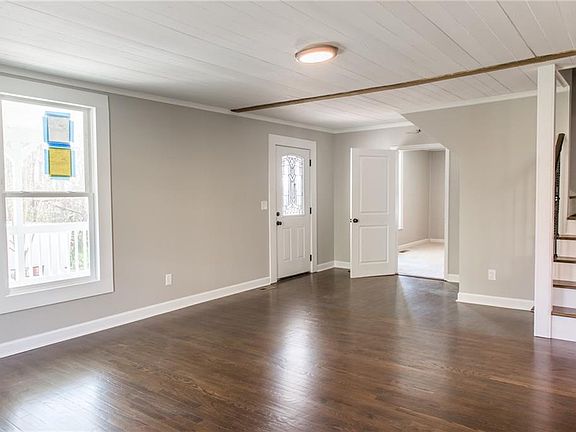 4th image of 129 Clay St