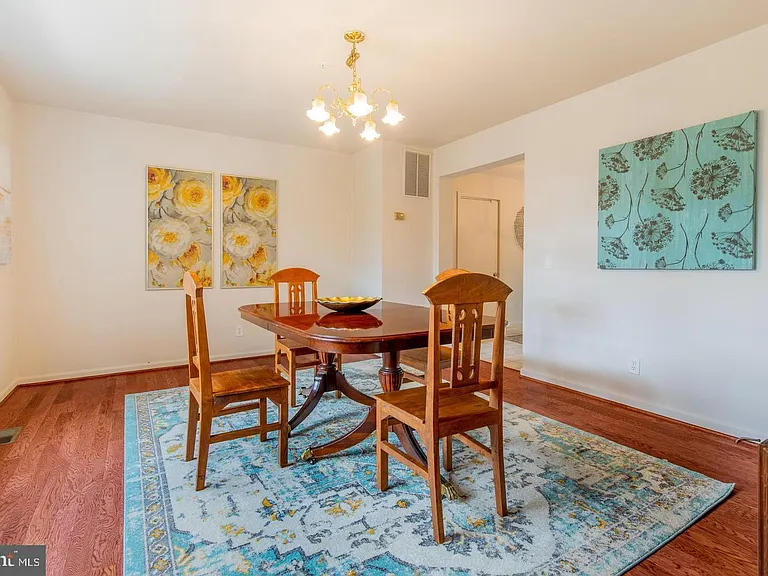 2024 Evansdale Dr — Photo 13