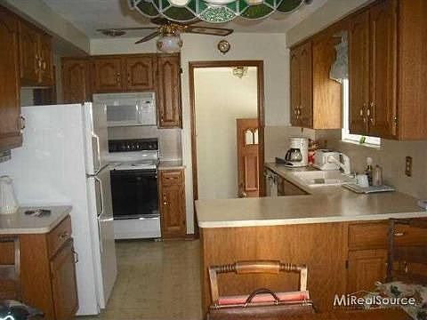 4th image of 22411 Colony St