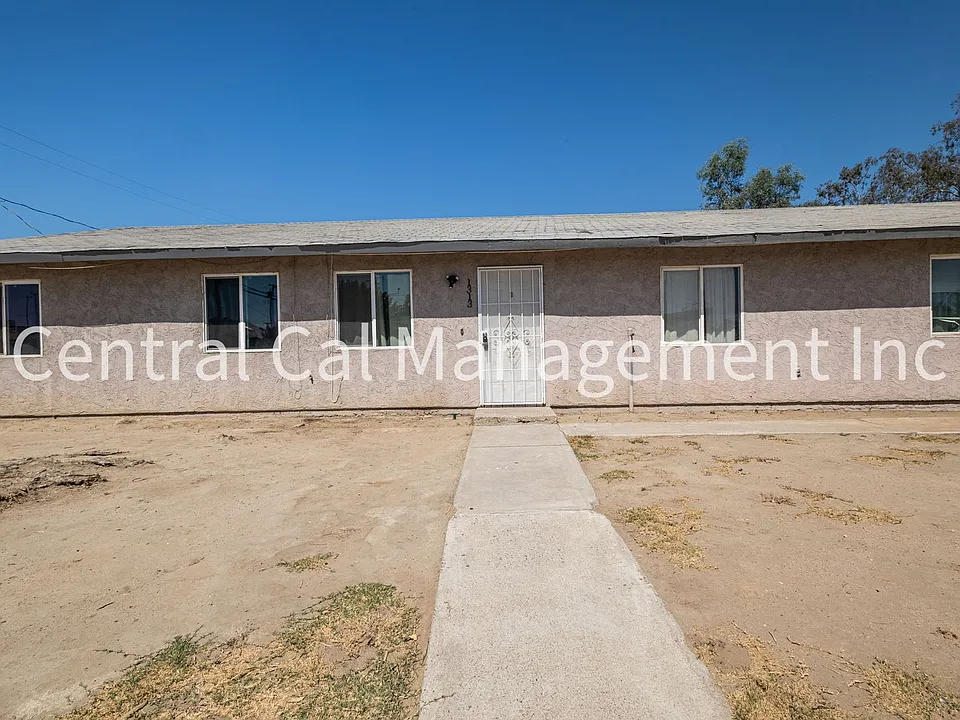 1313 E Planz Rd